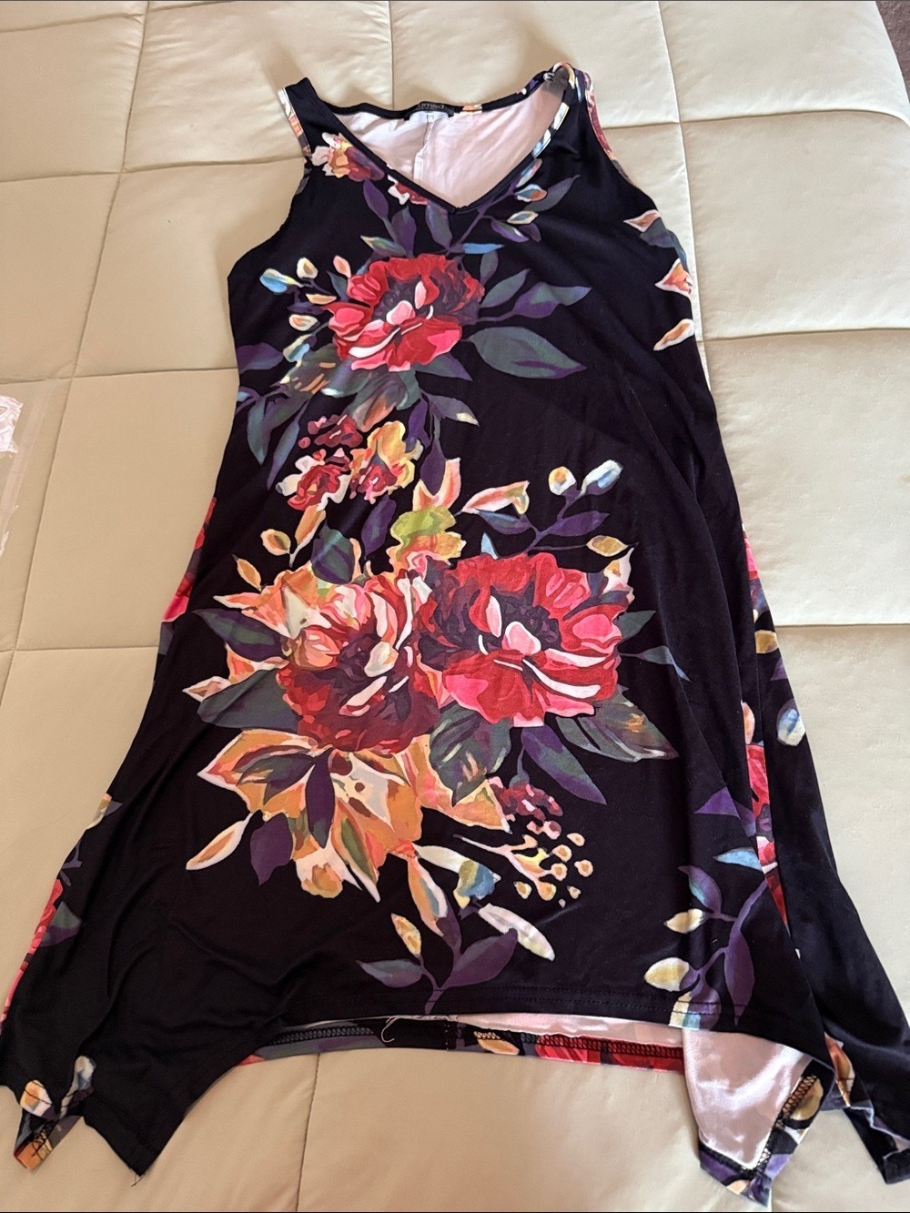 #0209 - Camisa Floral Handkerchief Hem Sleeveless Tunic Top Women’s